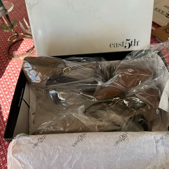 Women Shoes Taupe Suede Patent Leather East Fifth New With Defects With Box 7.5M - Picture 13 of 13